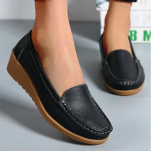 Women Flats New Arrival Outdoor Women Loafers Slip On Nurse Shoes Footwear Sneakers Women Shoe Round Toe Plus Size Ladies Shoes